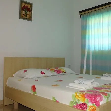Hotel apartamentowy K & K Ksamil